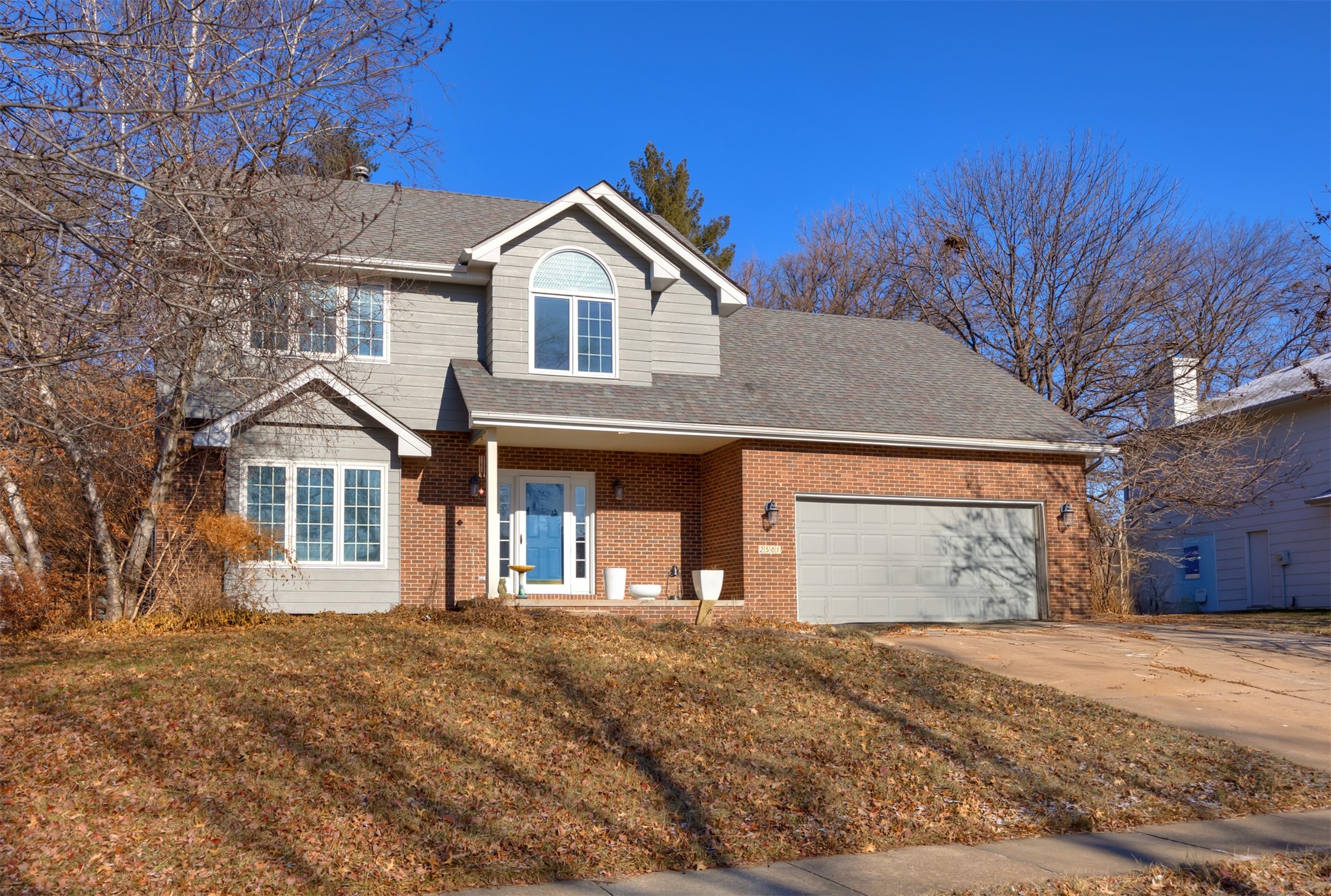 2501 Ridgewood Drive