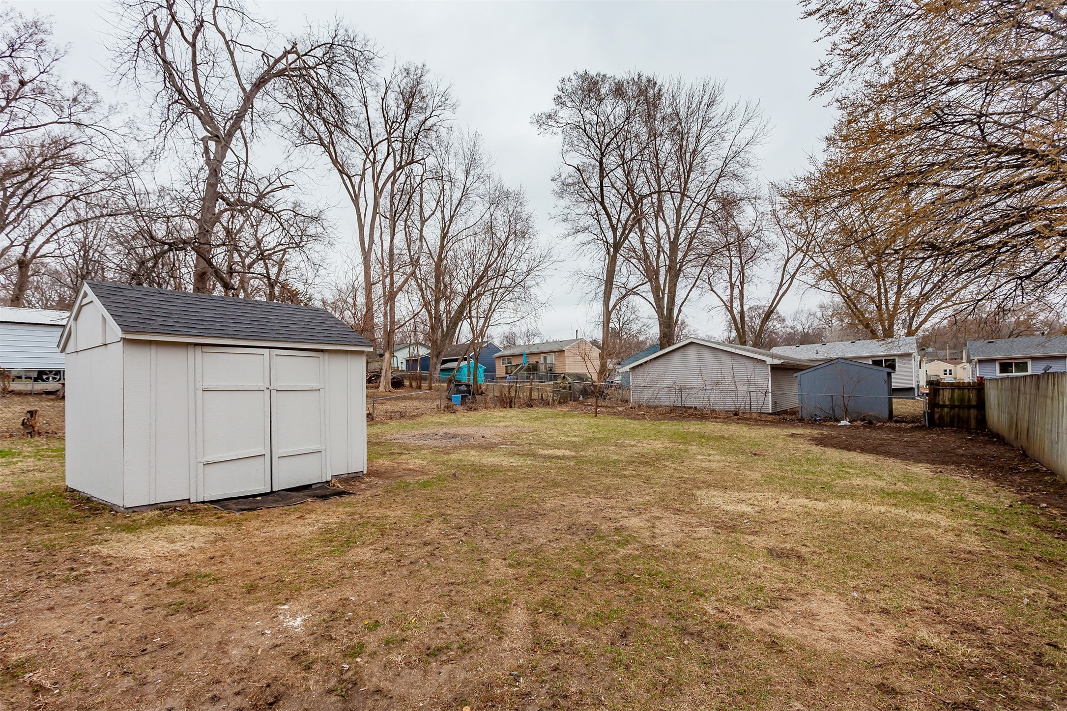 221 E Diehl Avenue