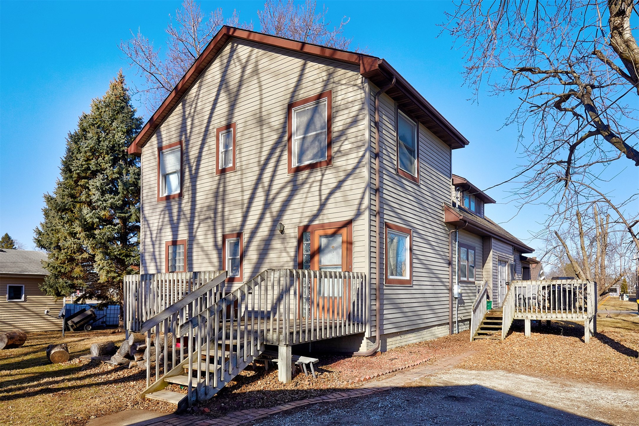 620 Locust Street
