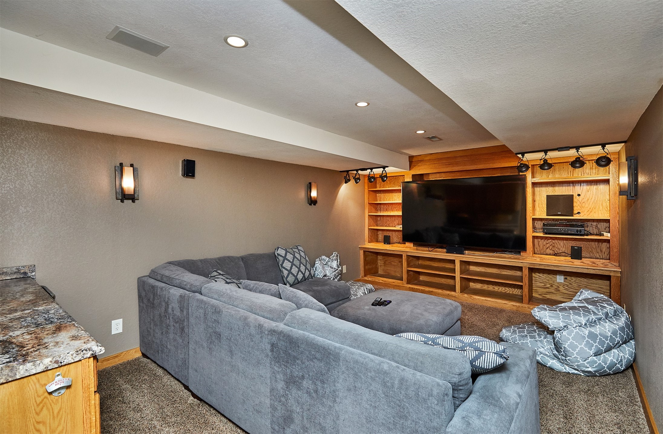 4721 Tamara Lane