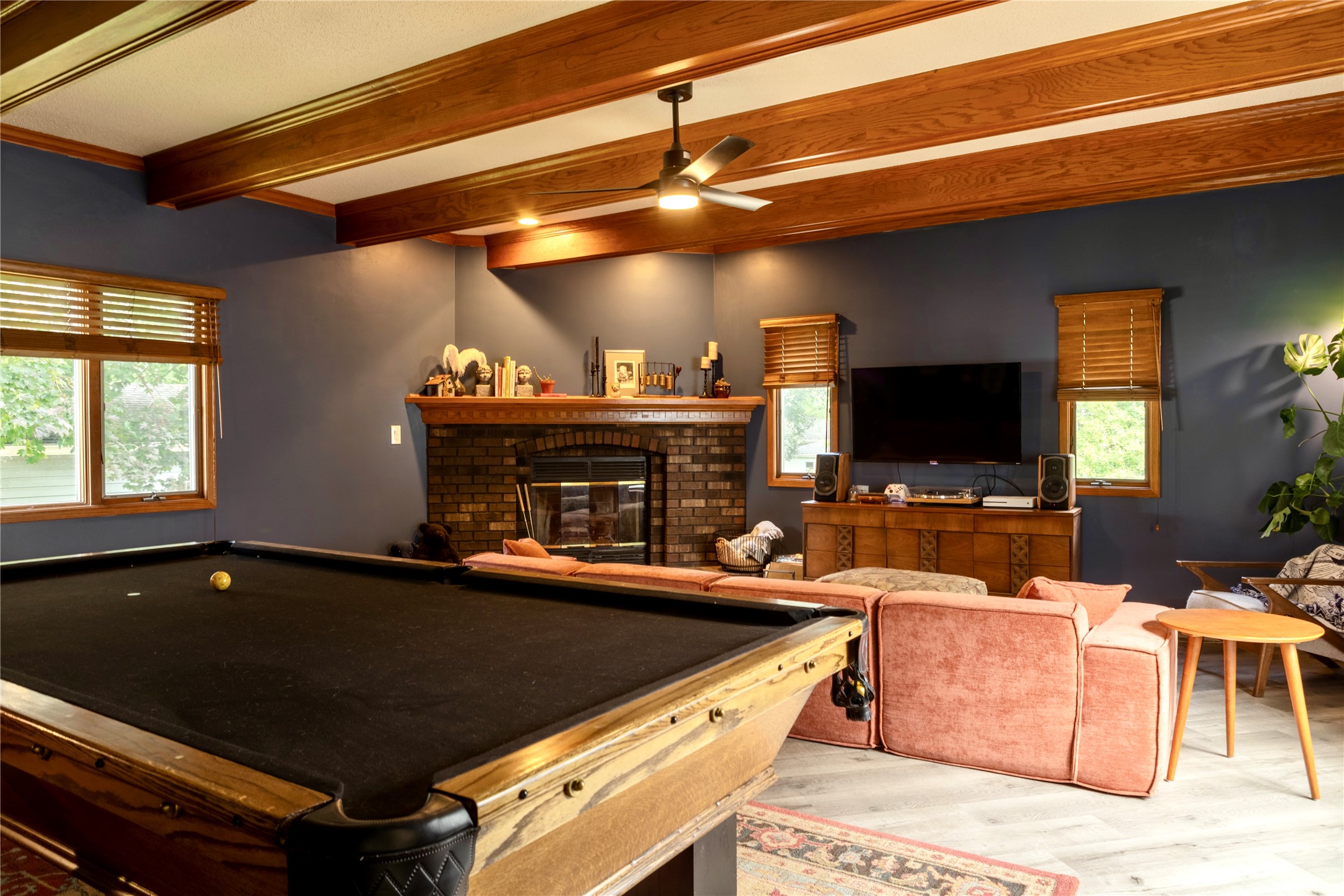 4824 Hillcrest Drive