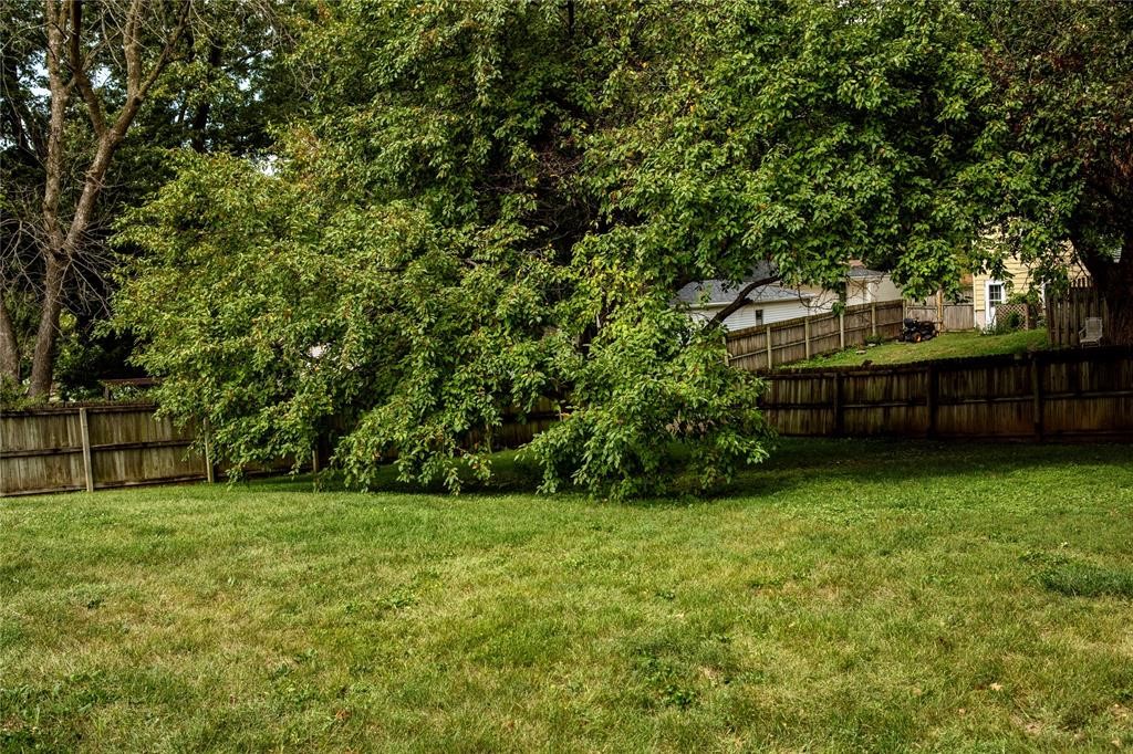 4824 Hillcrest Drive