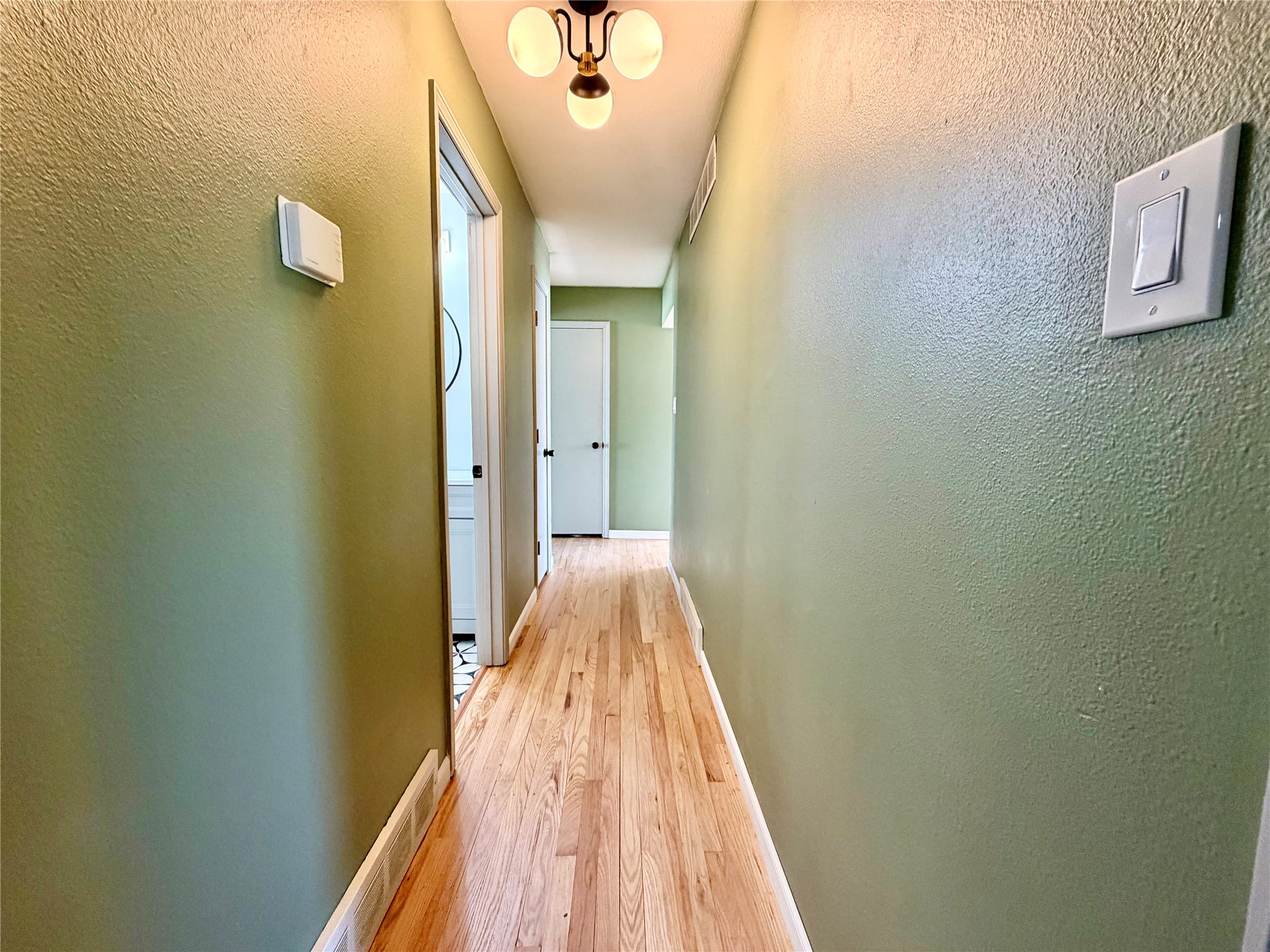 4824 Hillcrest Drive