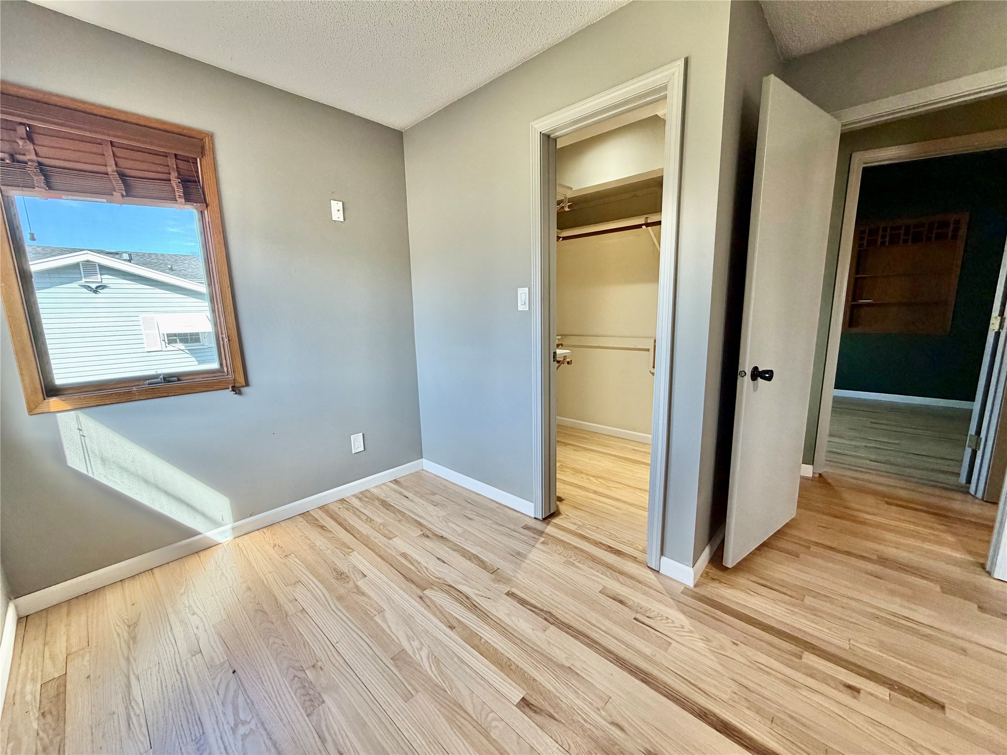 4824 Hillcrest Drive