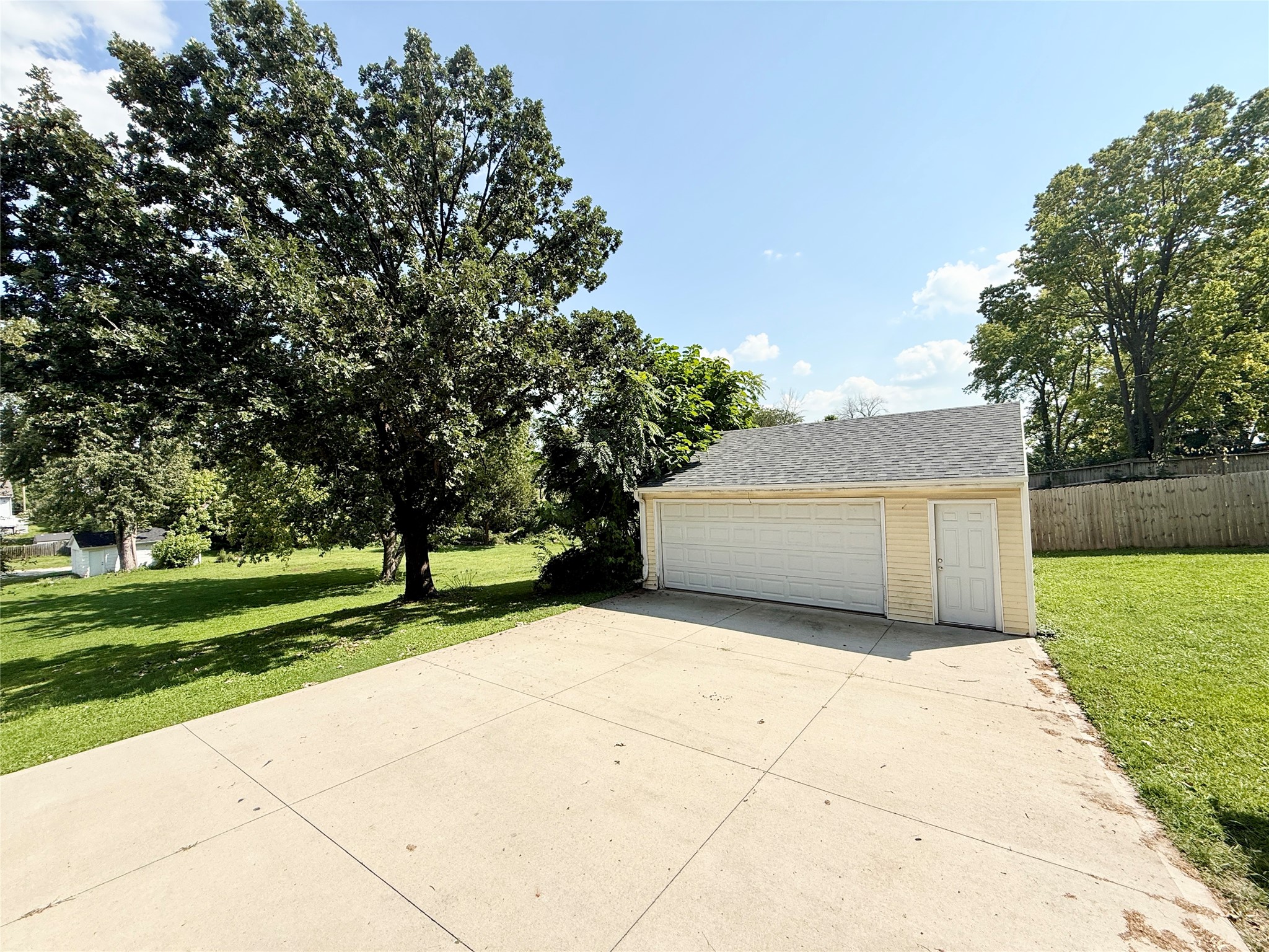1431 E Vine Street