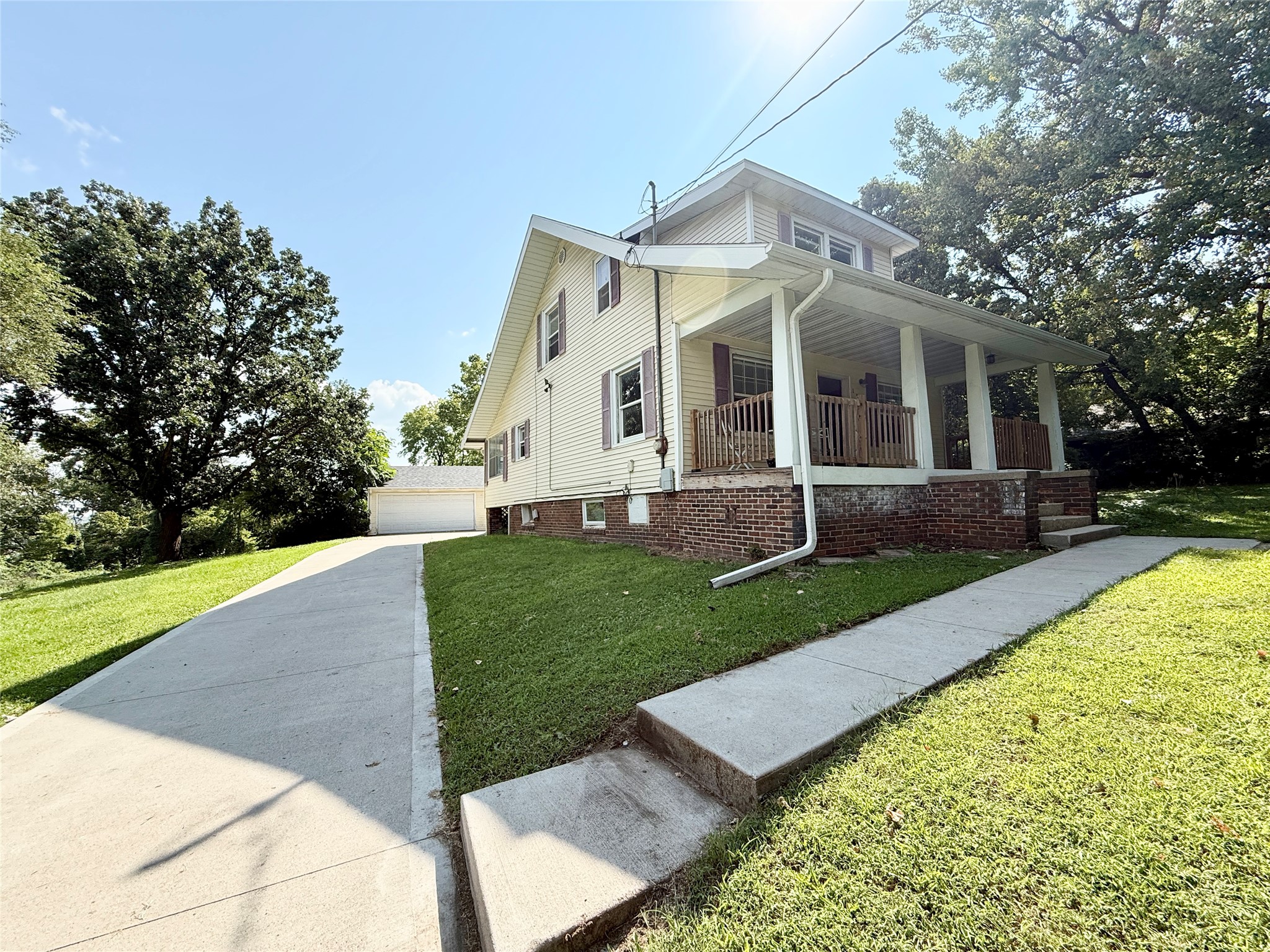 1431 E Vine Street