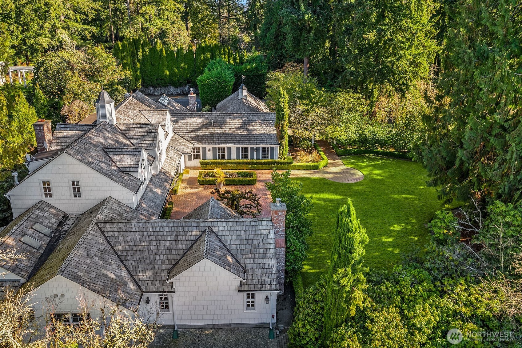 1135 Evergreen Point Rd