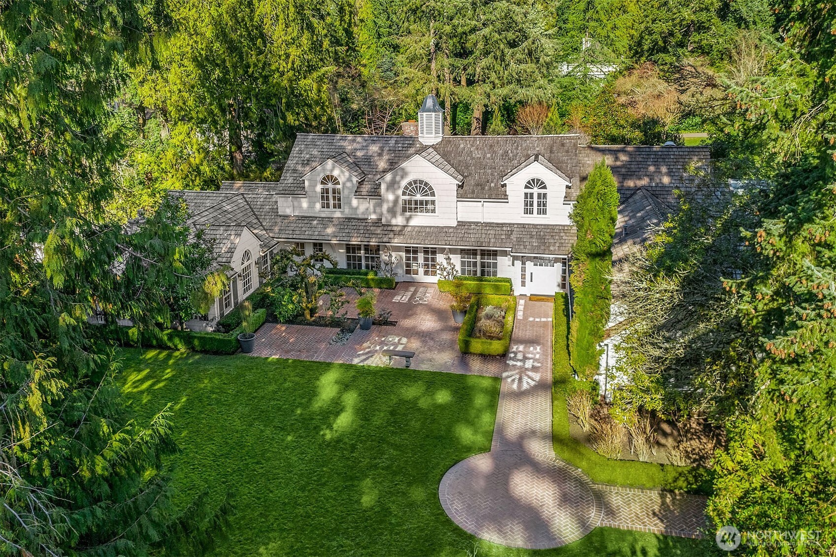 1135 Evergreen Point Rd