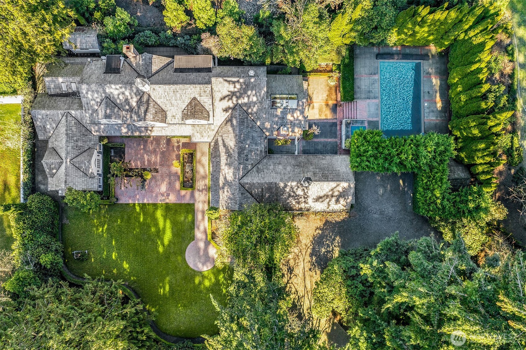 1135 Evergreen Point Rd