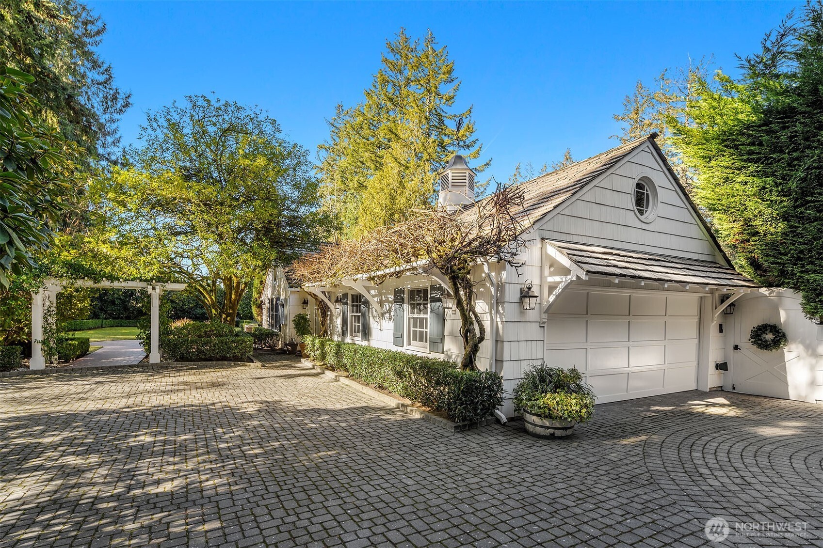 1135 Evergreen Point Rd