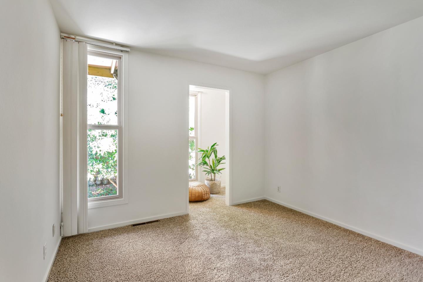 451 Dela Vina Avenue 414