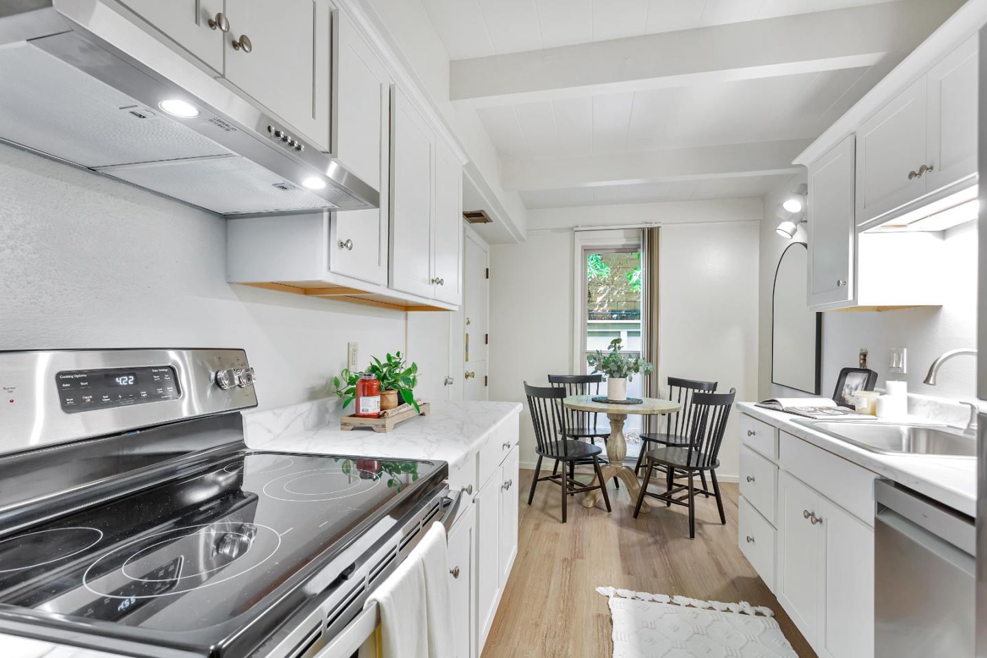 451 Dela Vina Avenue 414