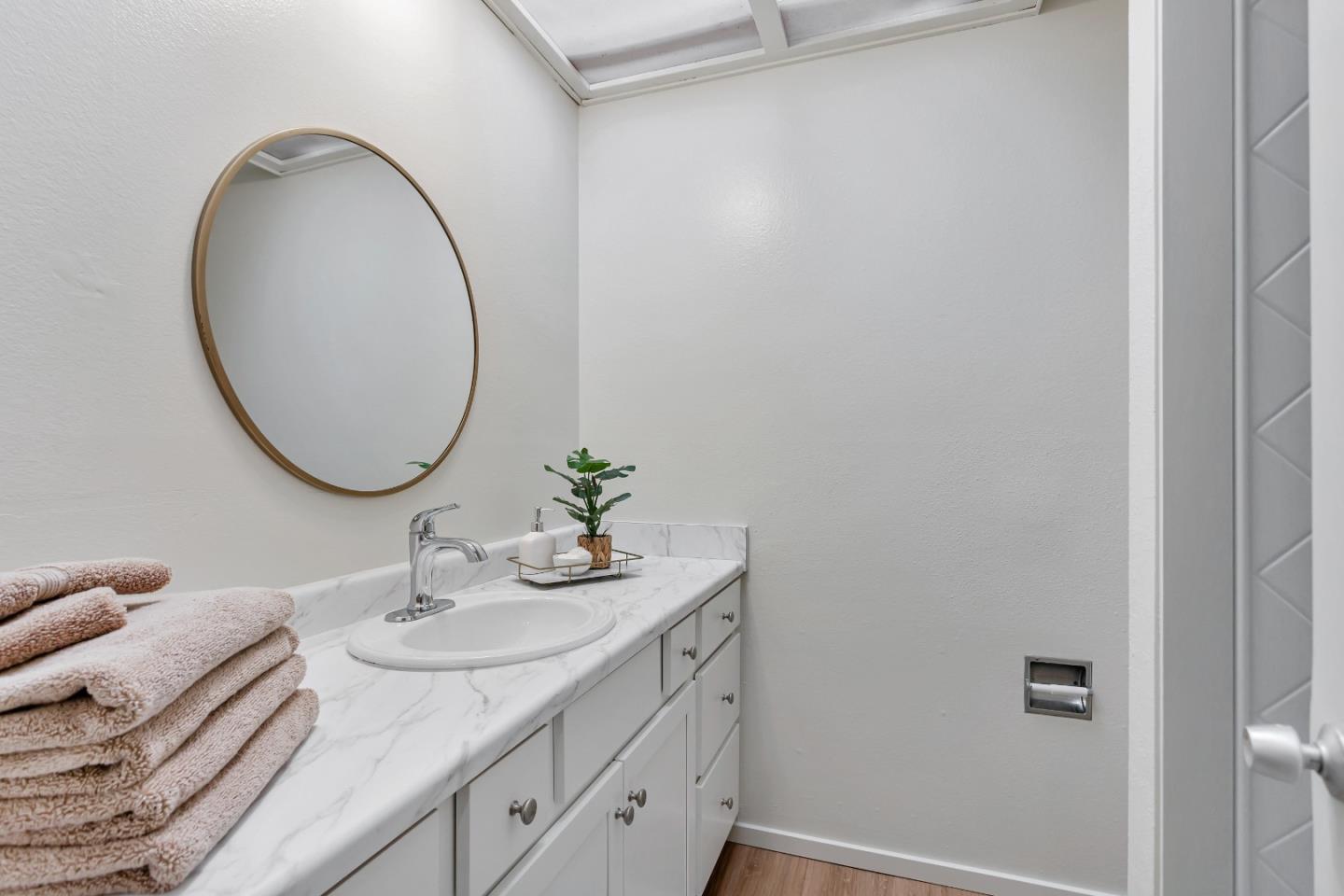 451 Dela Vina Avenue 414