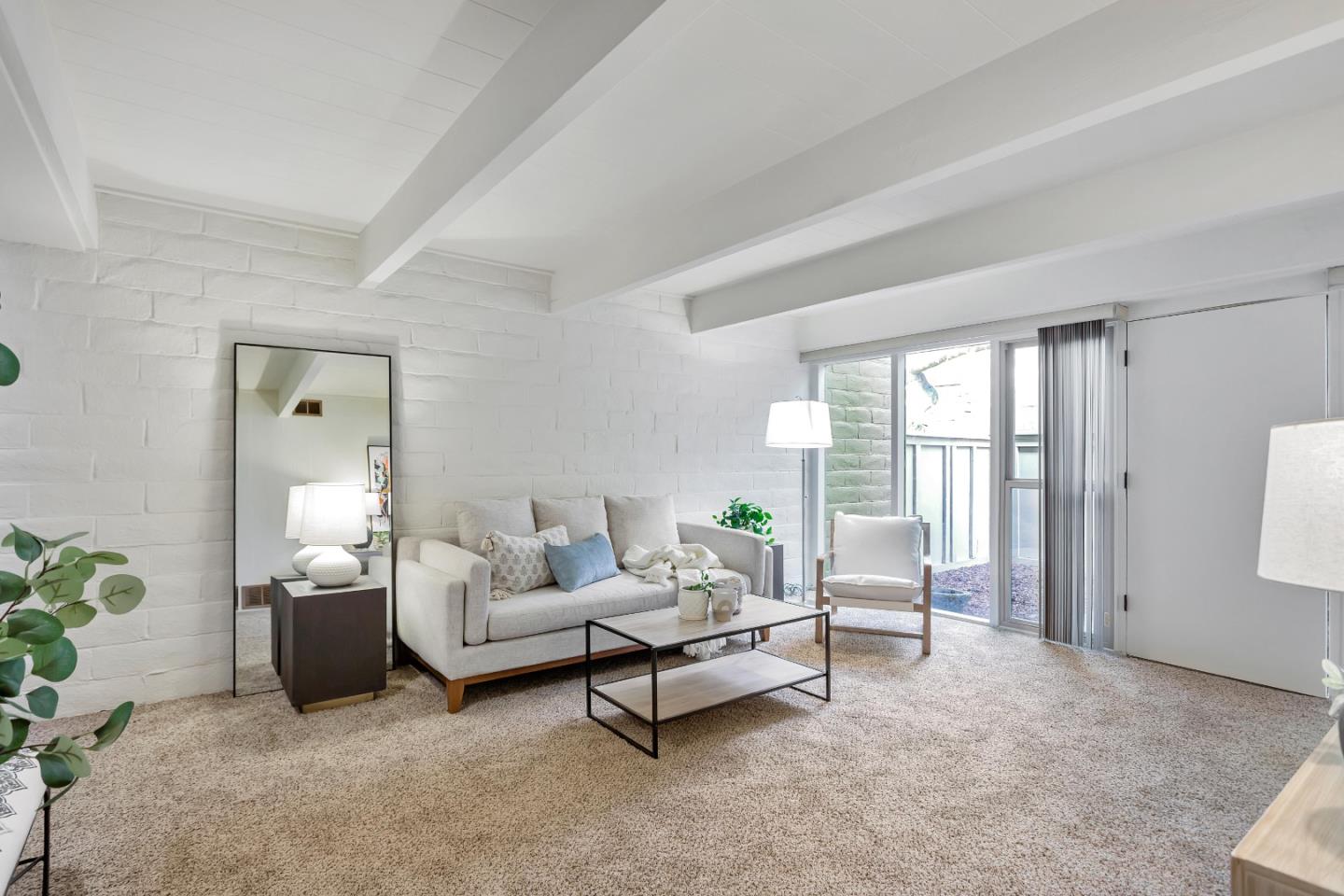 451 Dela Vina Avenue 414