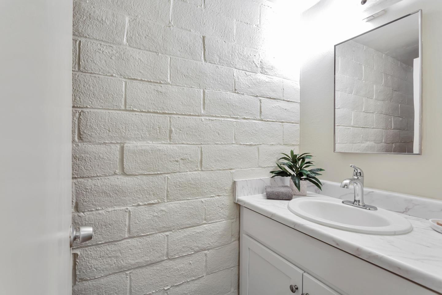 451 Dela Vina Avenue 414