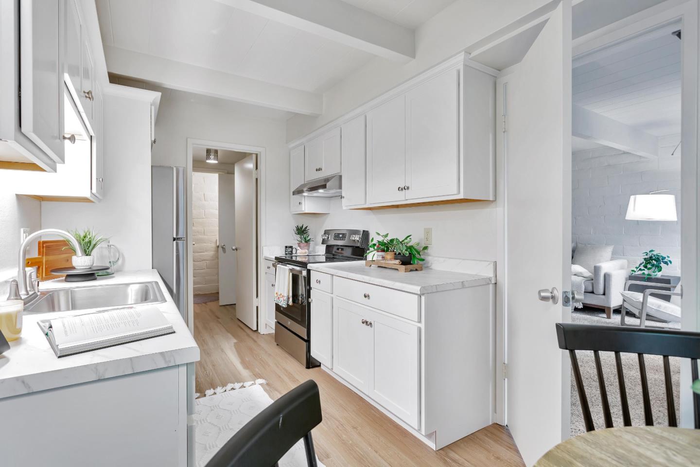 451 Dela Vina Avenue 414