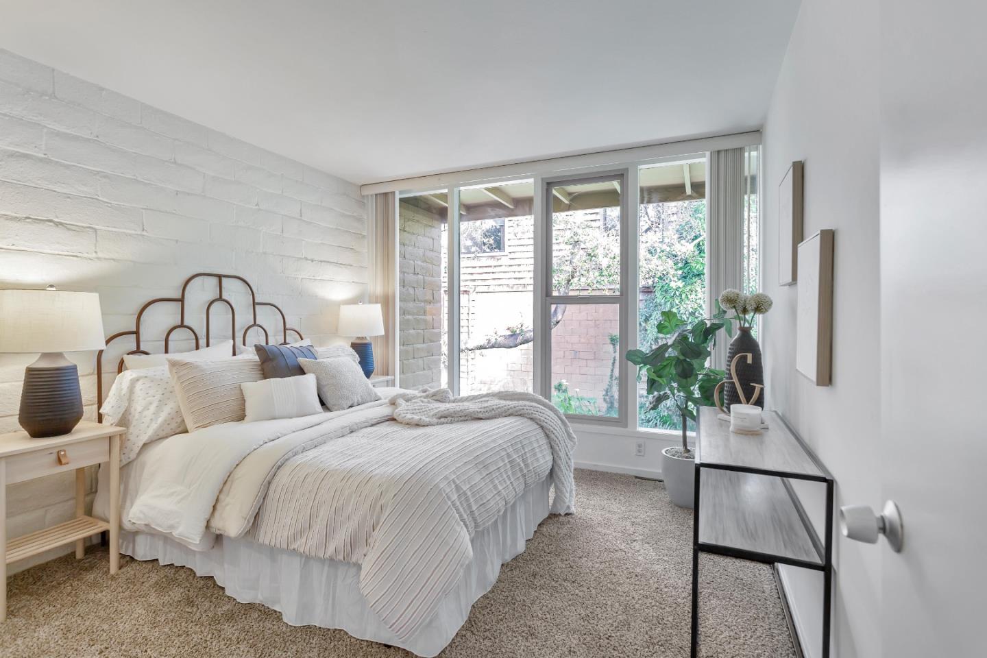 451 Dela Vina Avenue 414