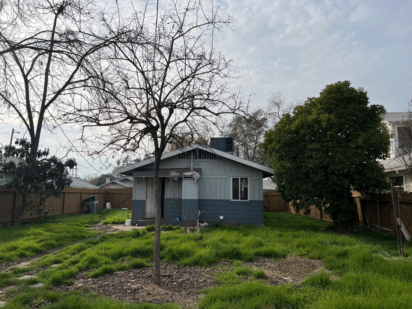 1346 North Safford