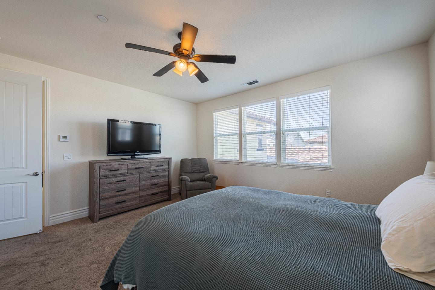 13713 Sherman Boulevard