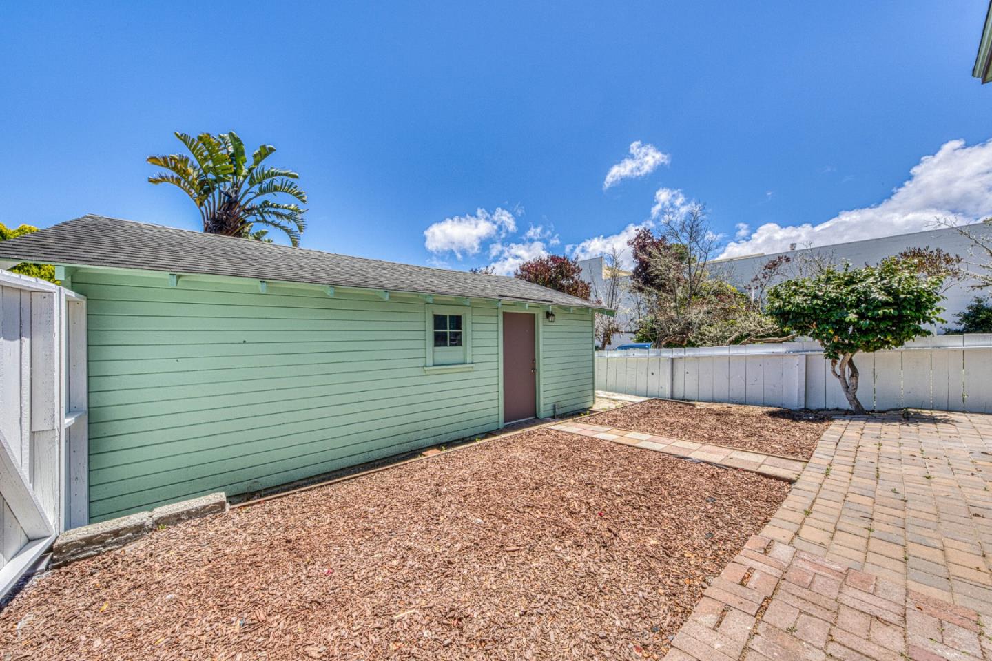 399 Hoffman AVE
