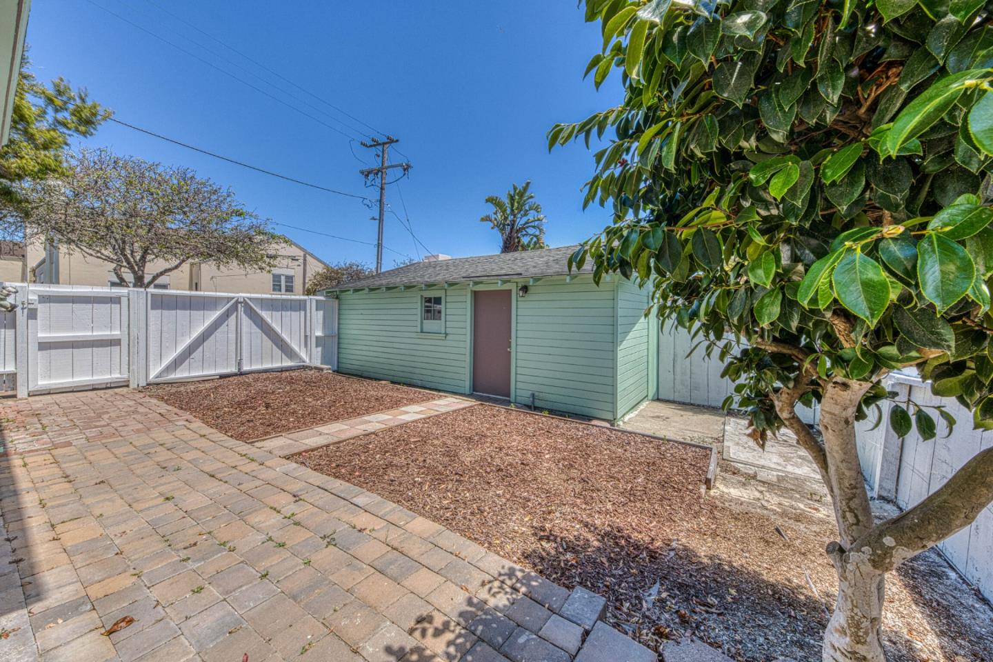 399 Hoffman AVE