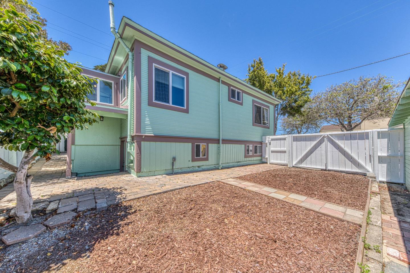 399 Hoffman AVE