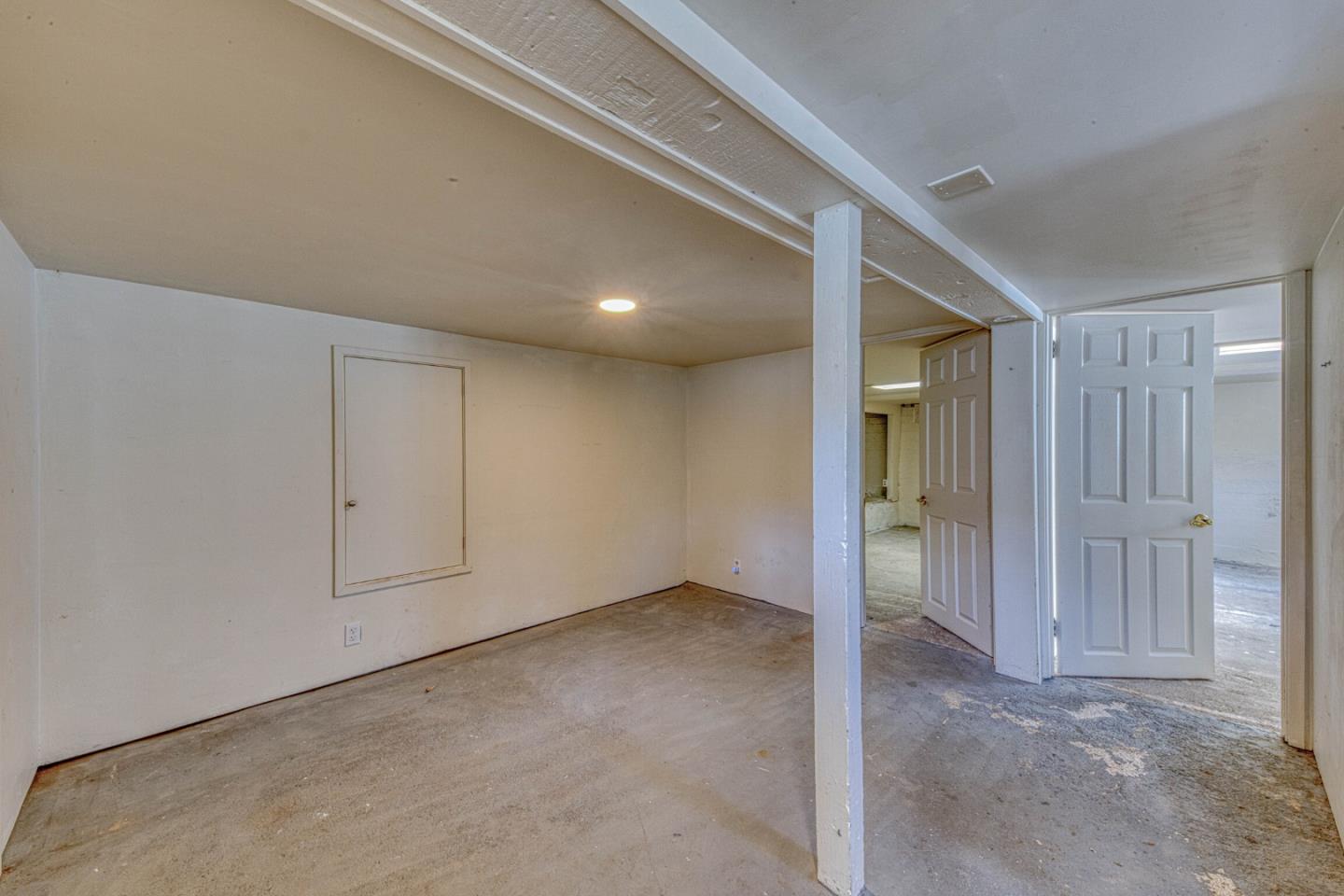 399 Hoffman AVE