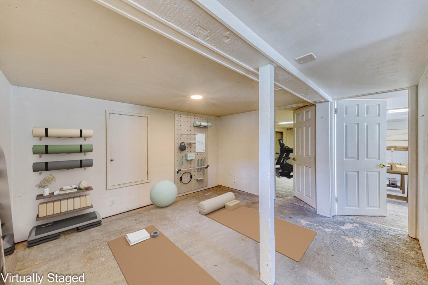 399 Hoffman AVE