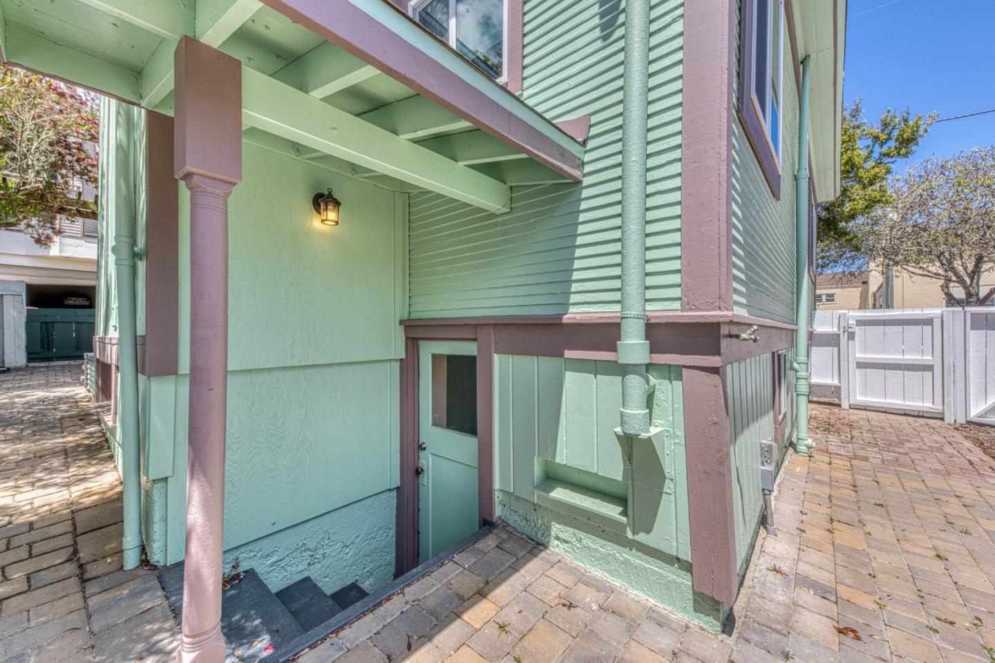 399 Hoffman AVE
