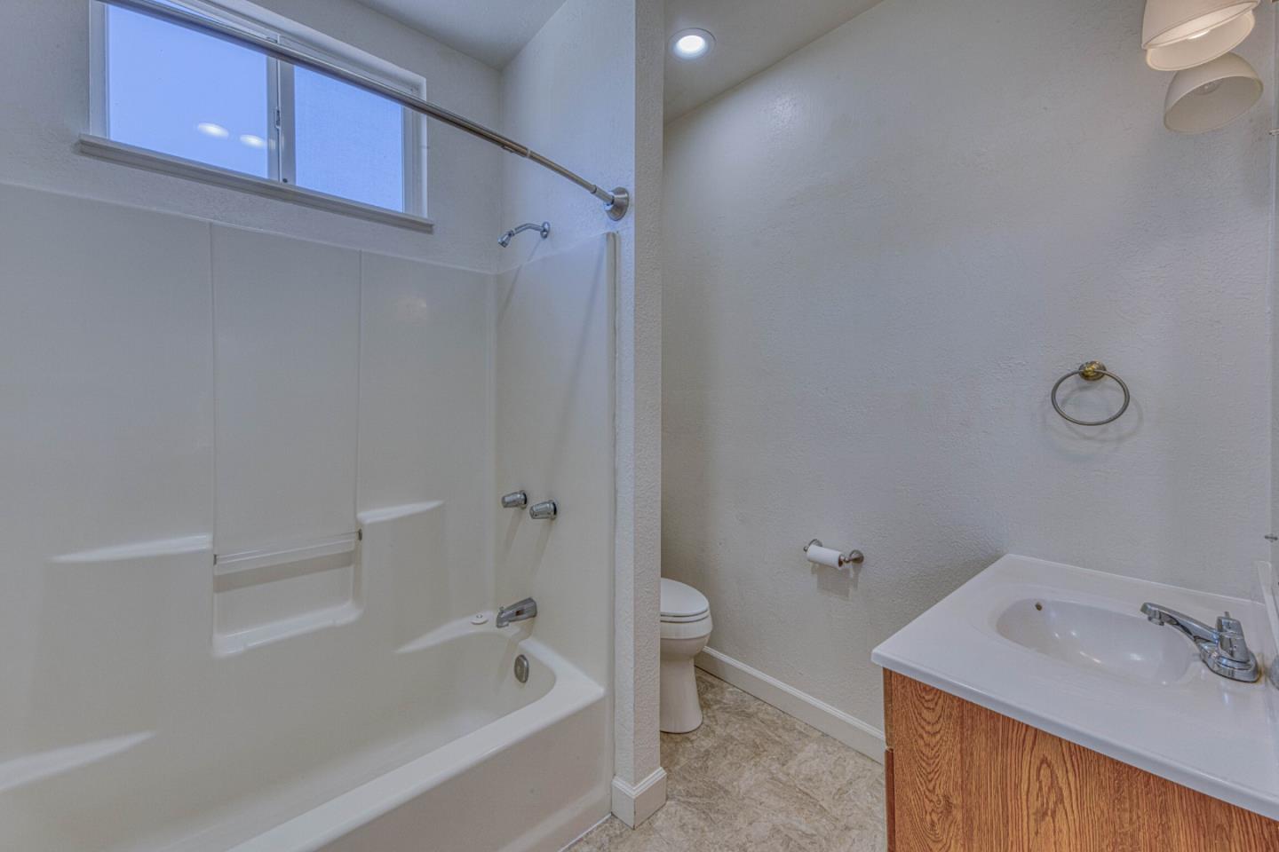 399 Hoffman AVE