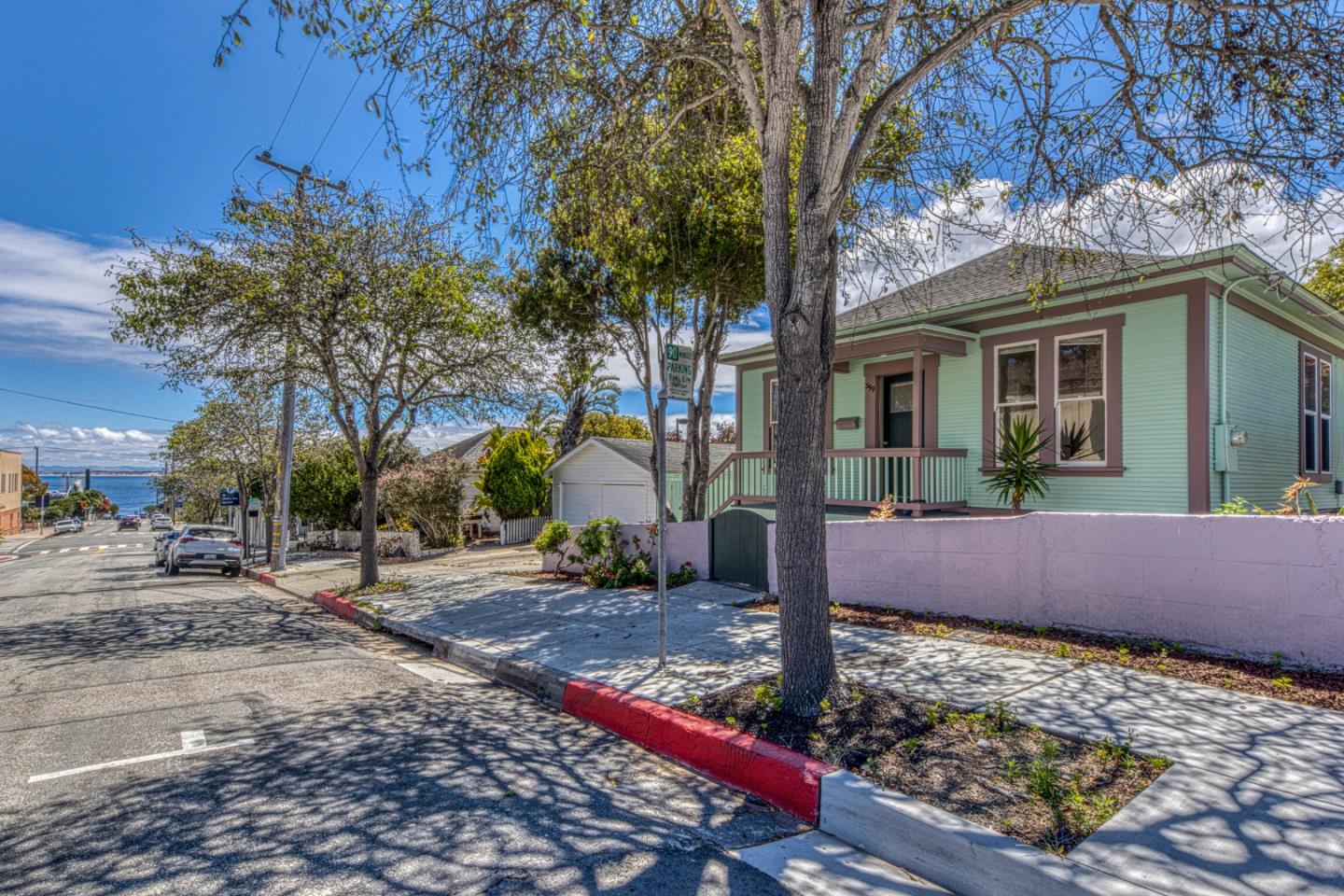 399 Hoffman AVE