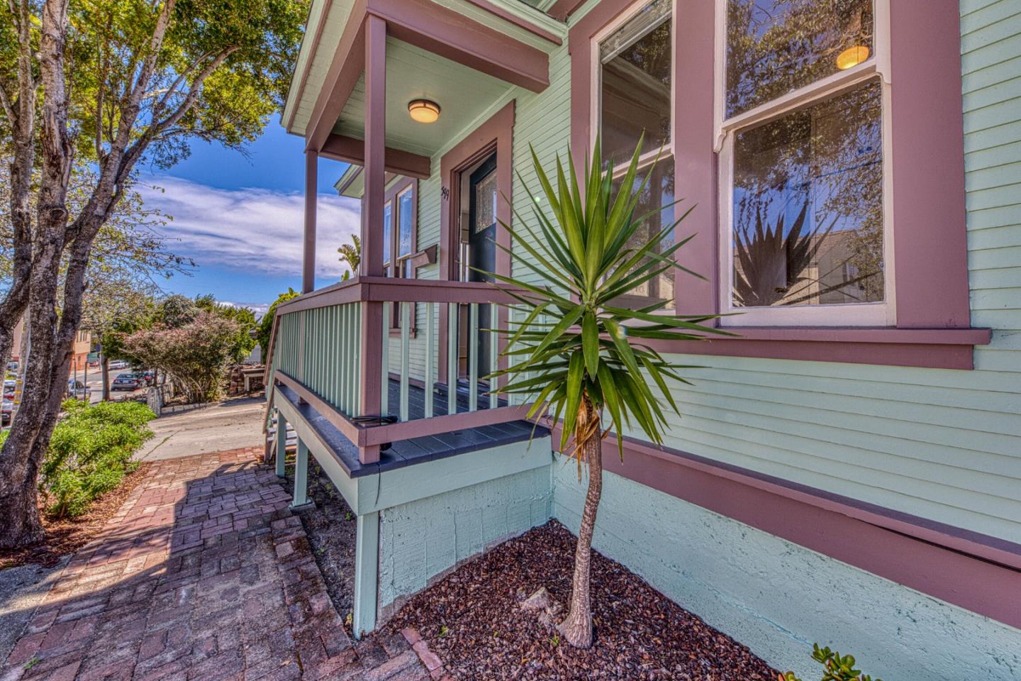 399 Hoffman AVE