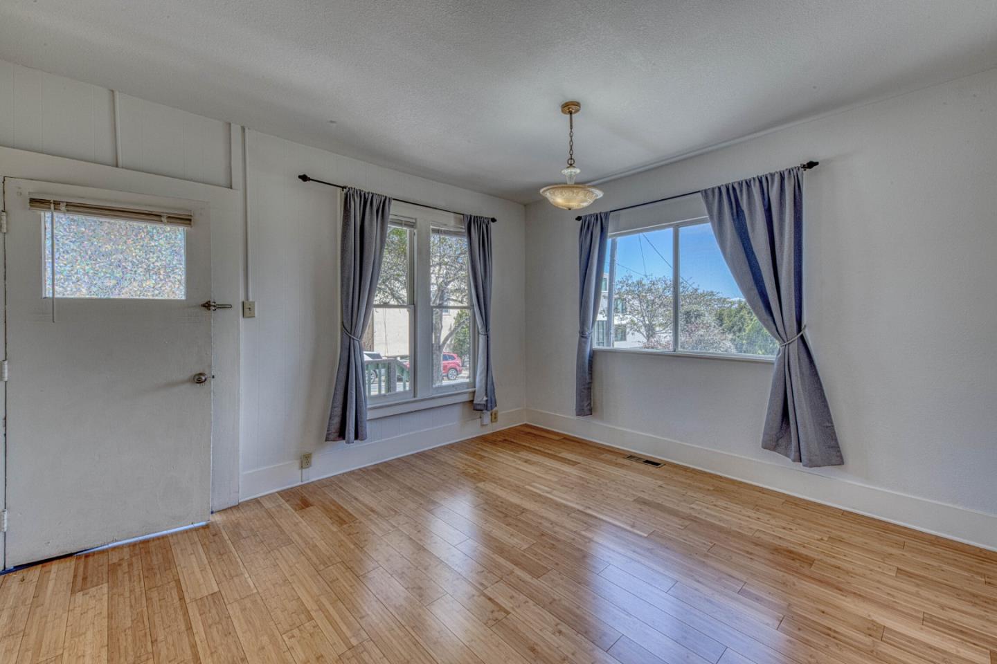 399 Hoffman AVE