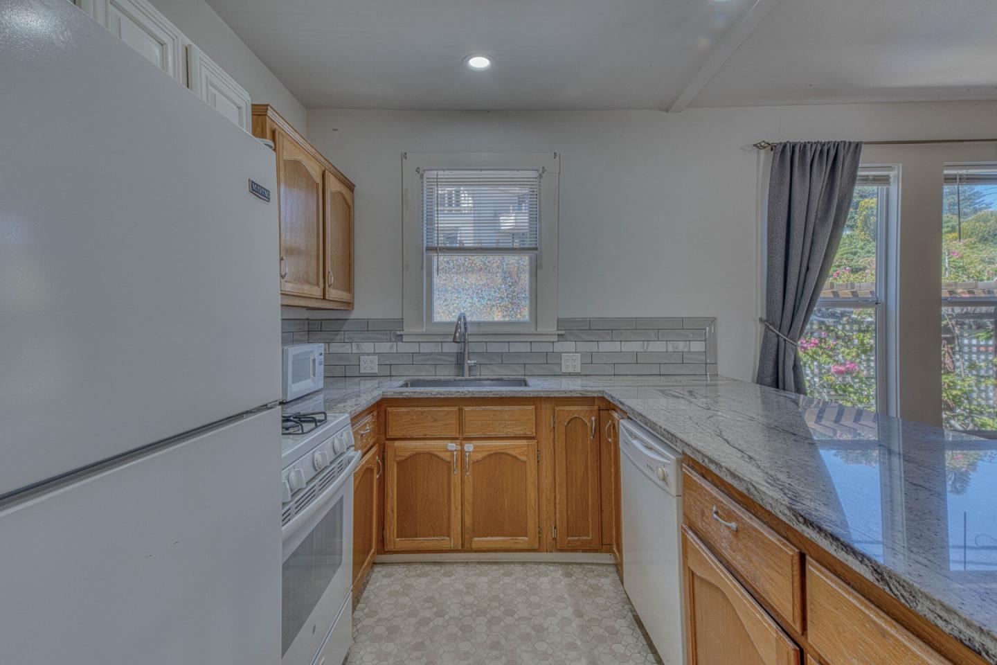 399 Hoffman AVE