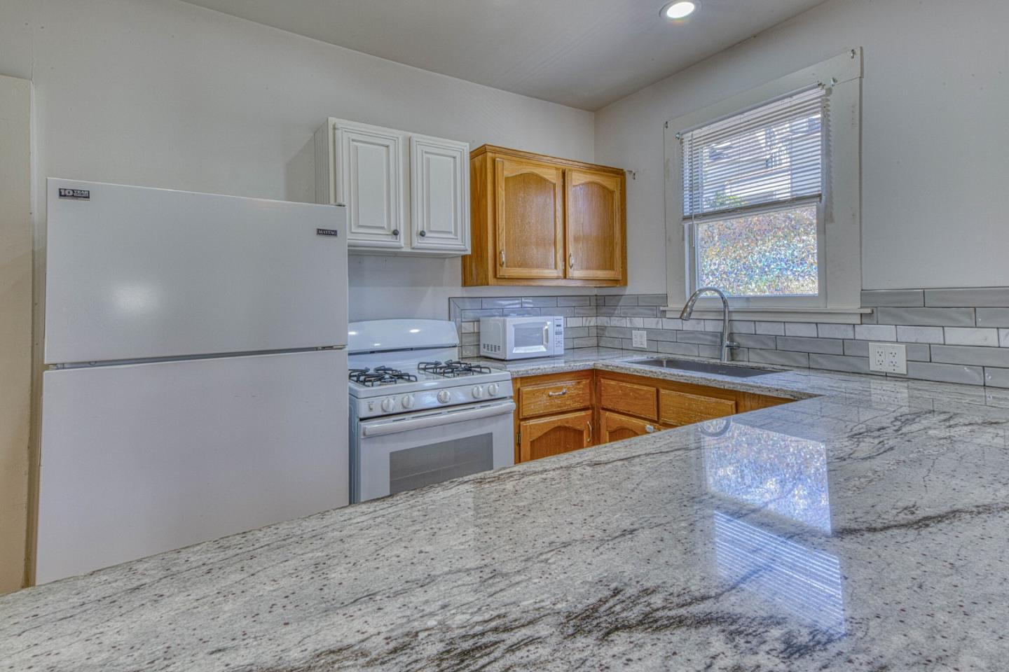 399 Hoffman AVE