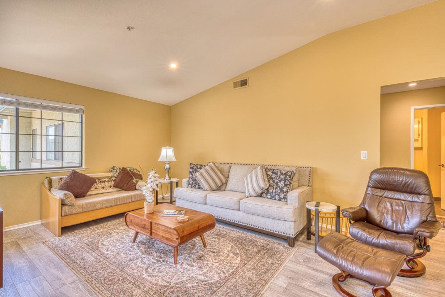 811 Pheasant Ridge RD