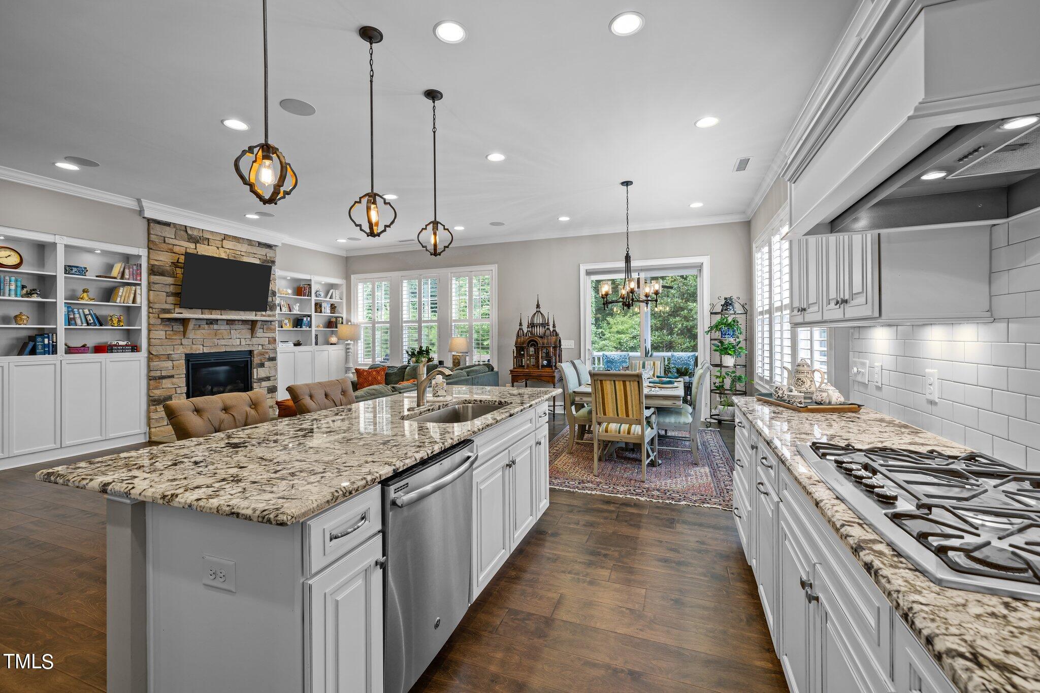 5912 Bellona Lane