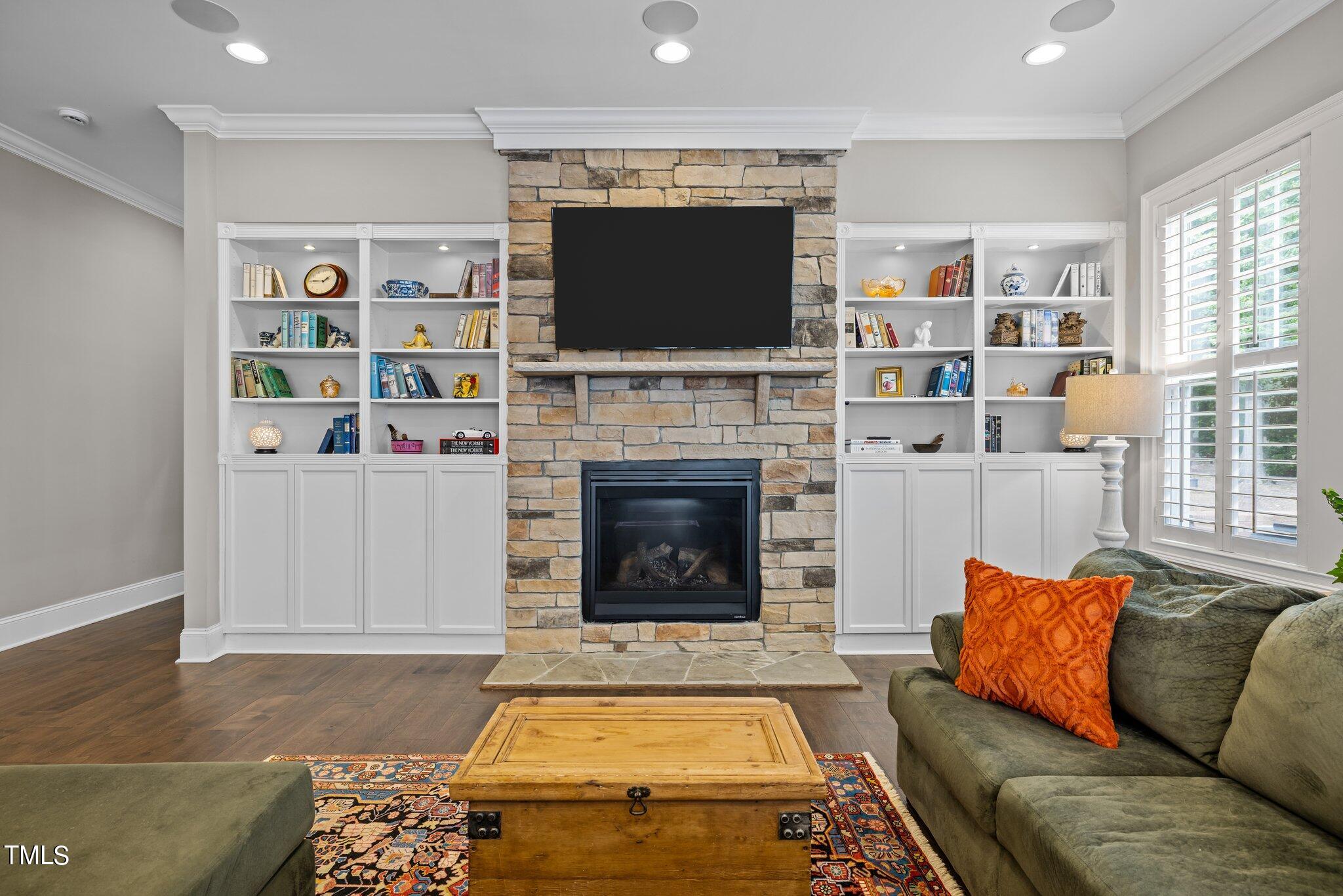 5912 Bellona Lane