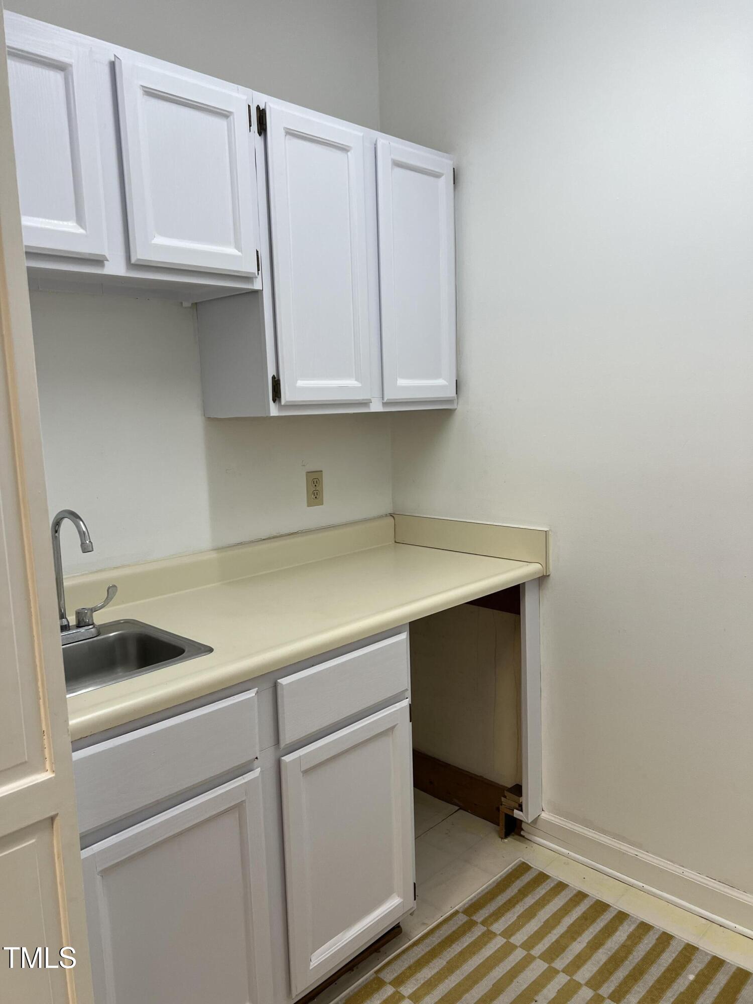 5882 Faringdon Place # 100