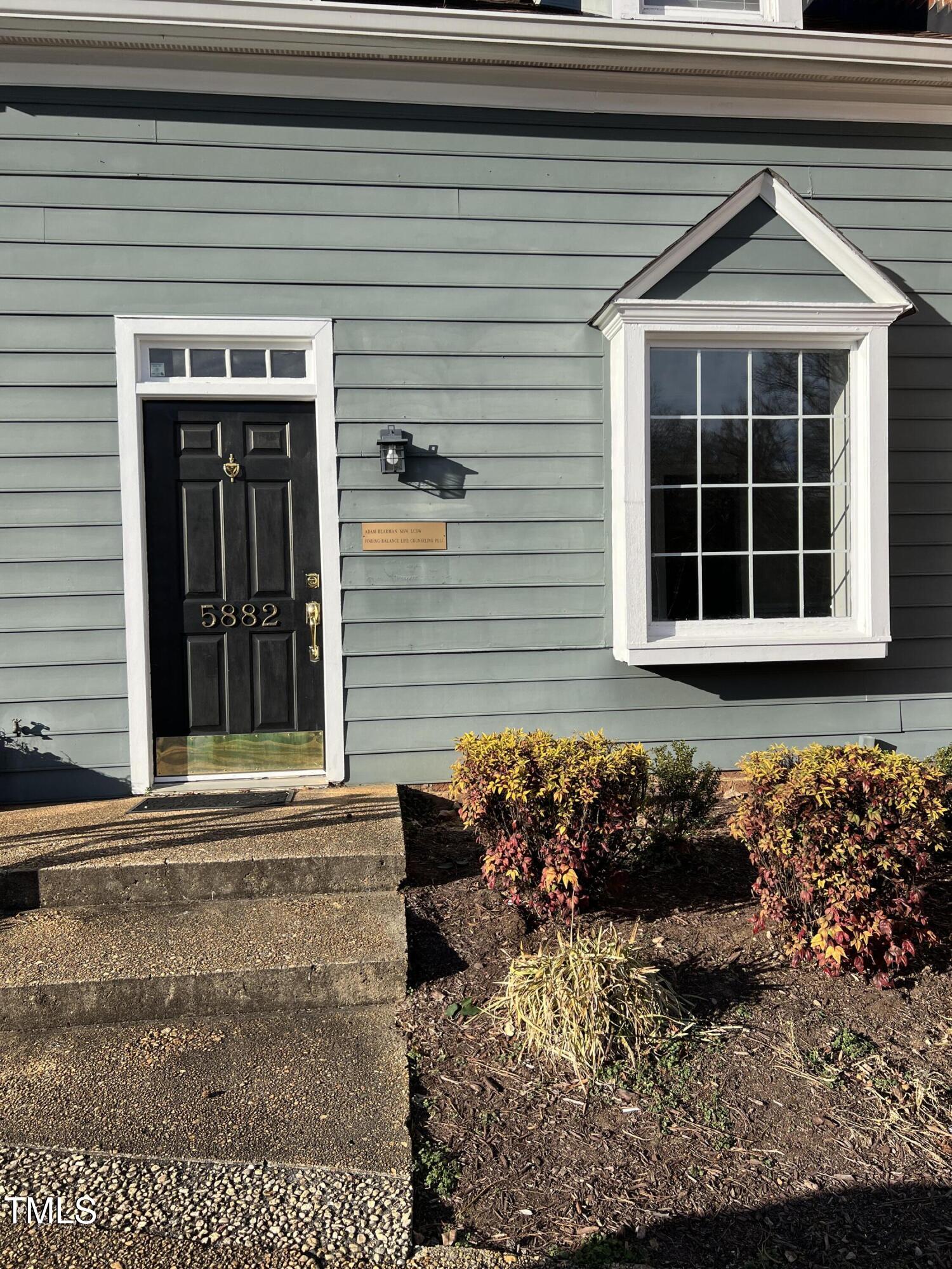 5882 Faringdon Place # 100