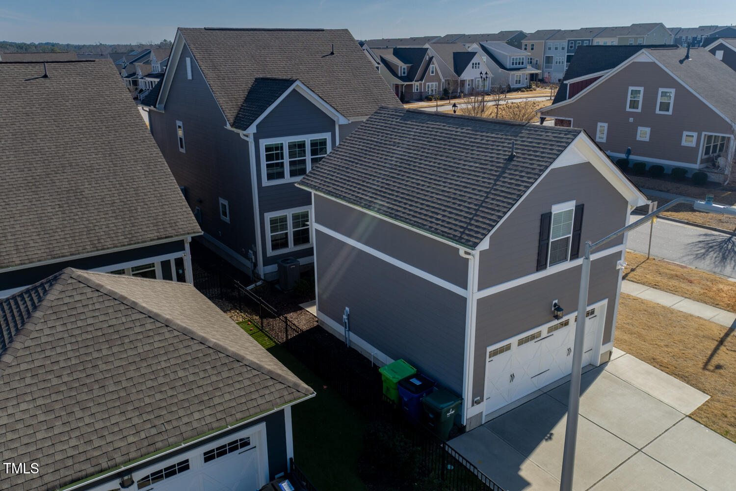 5501 Advancing Avenue