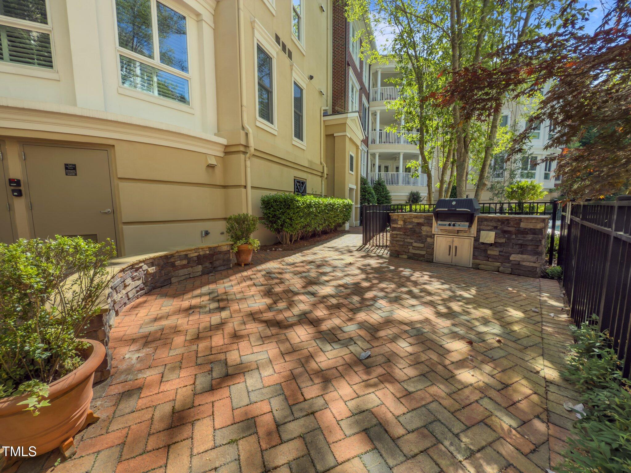 2701 Glenwood Gardens Lane