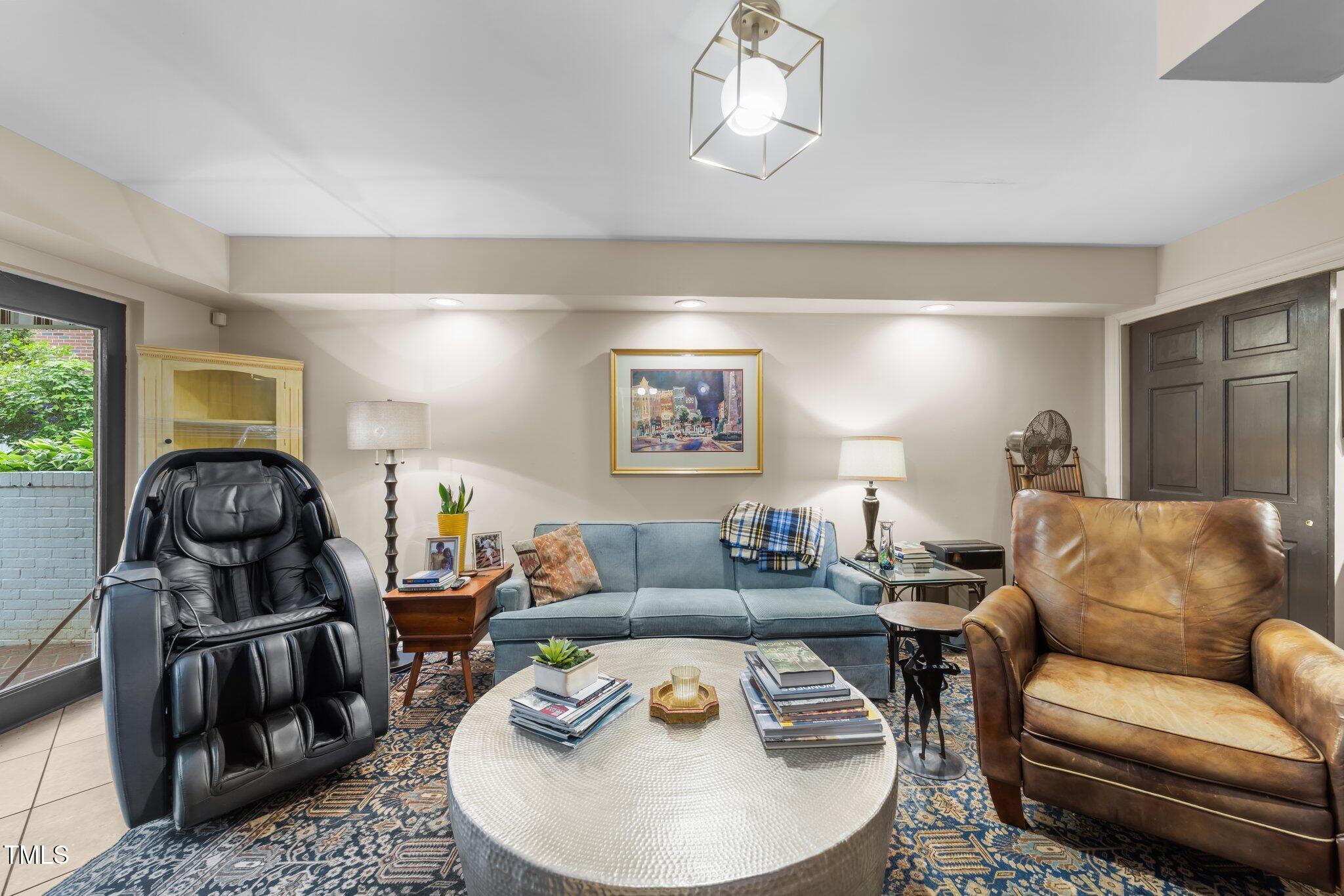 1609 Iredell Drive