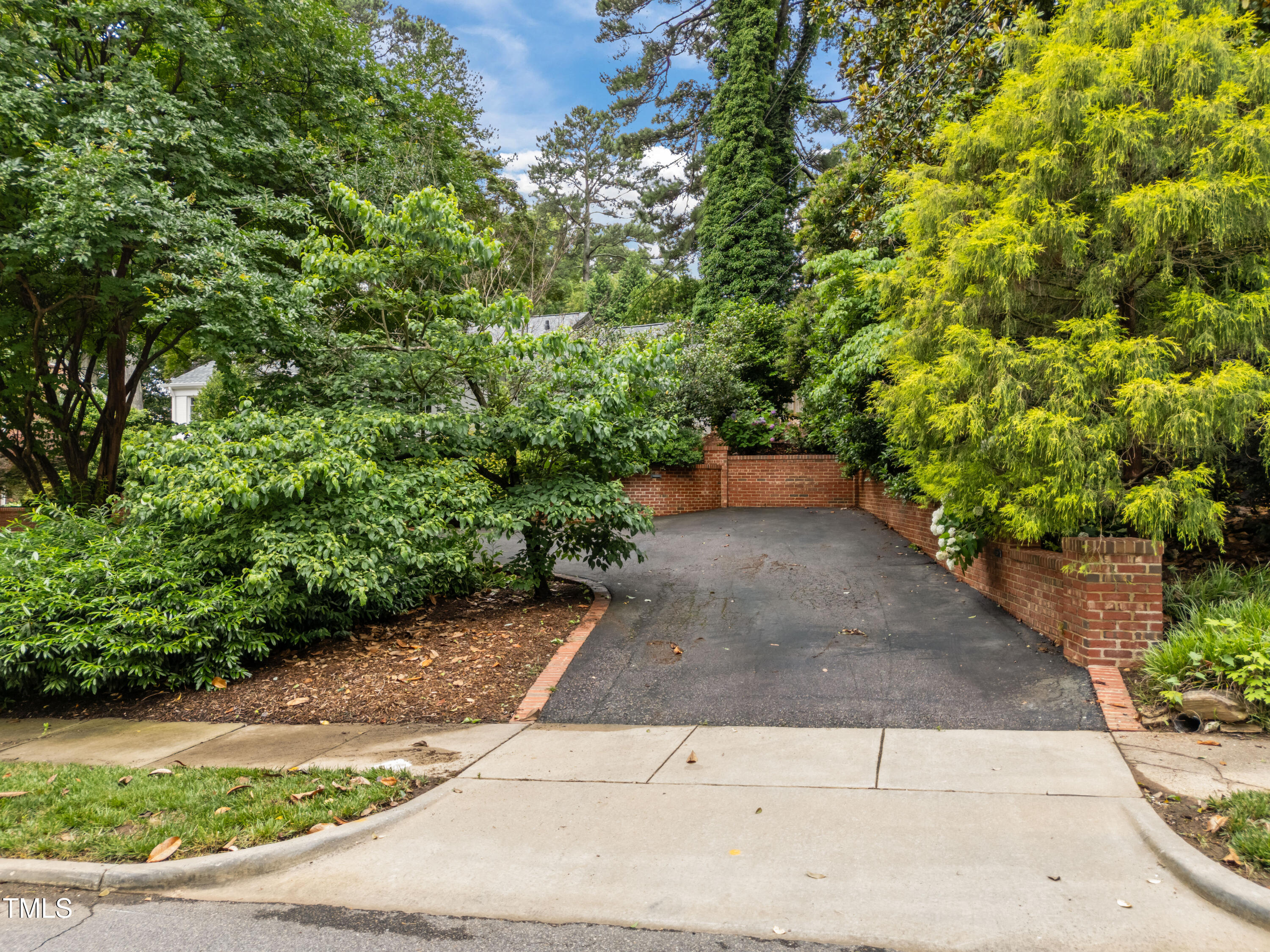 1609 Iredell Drive
