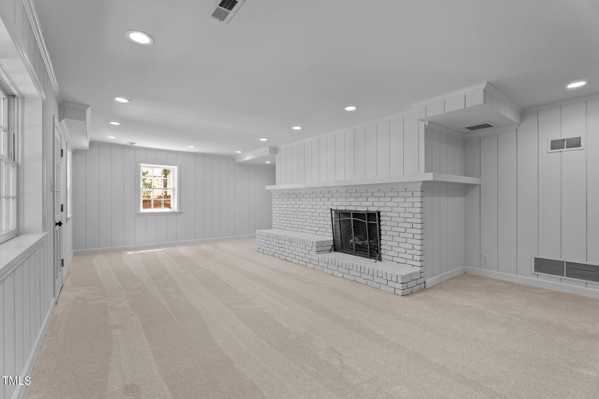 2724 Riddick Drive