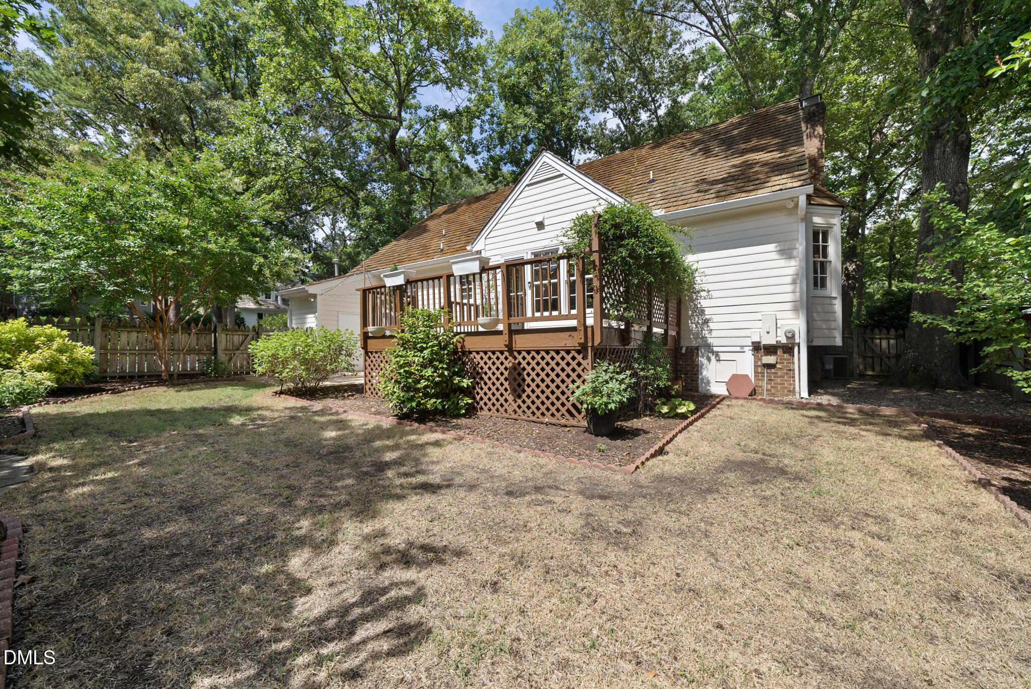 2217 Middlefield Court