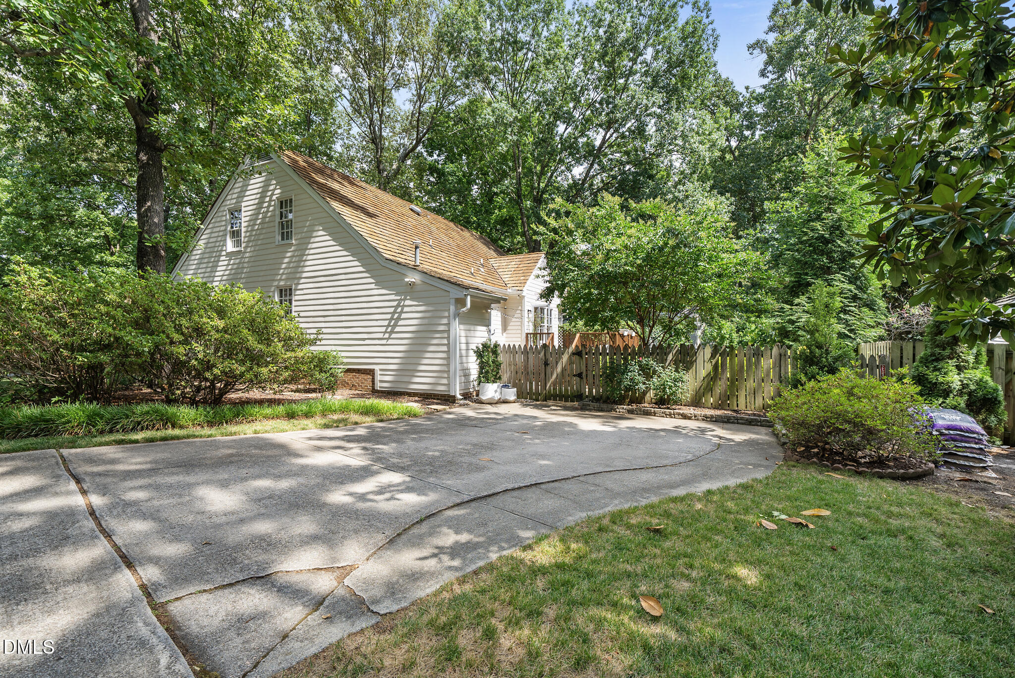 2217 Middlefield Court