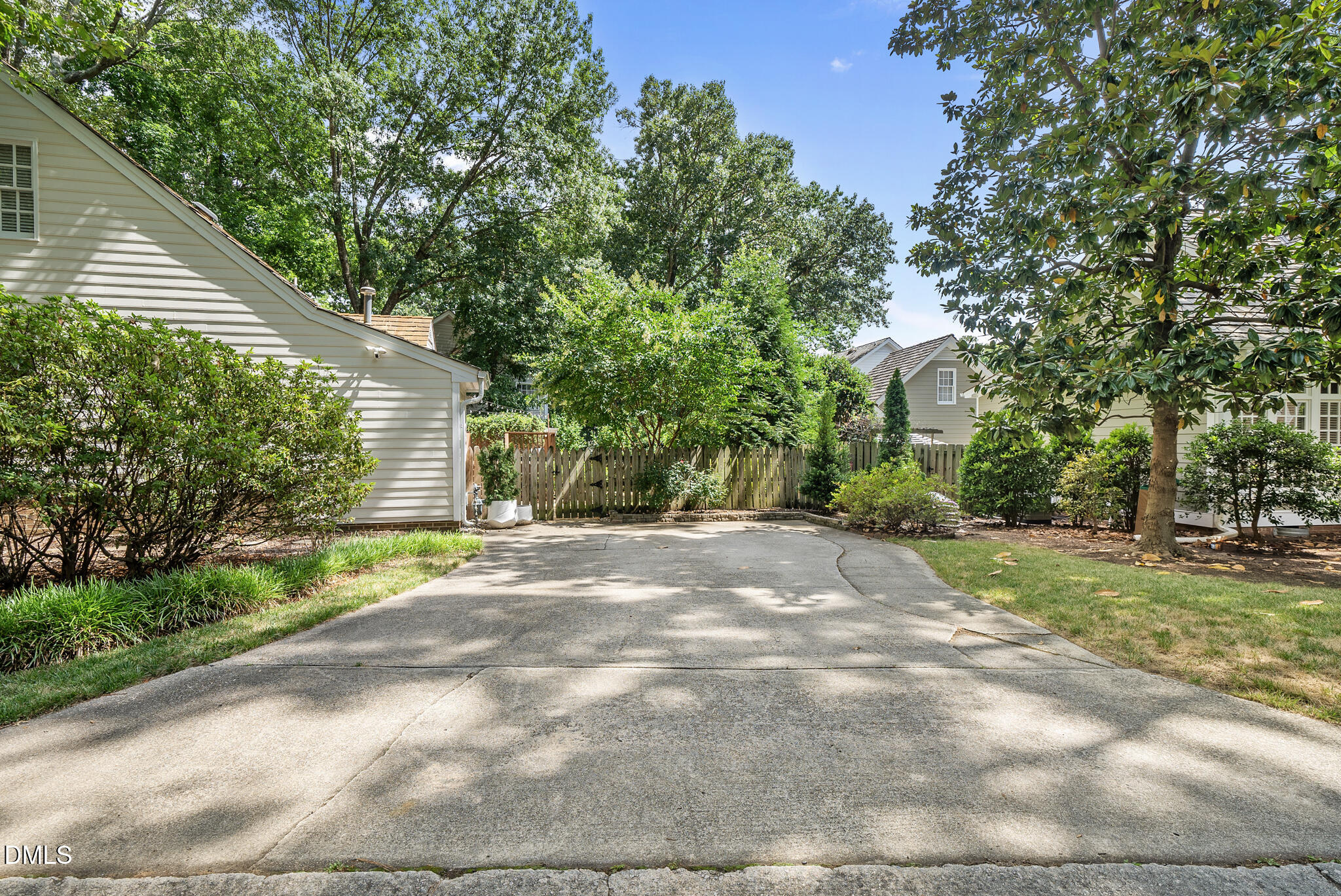 2217 Middlefield Court