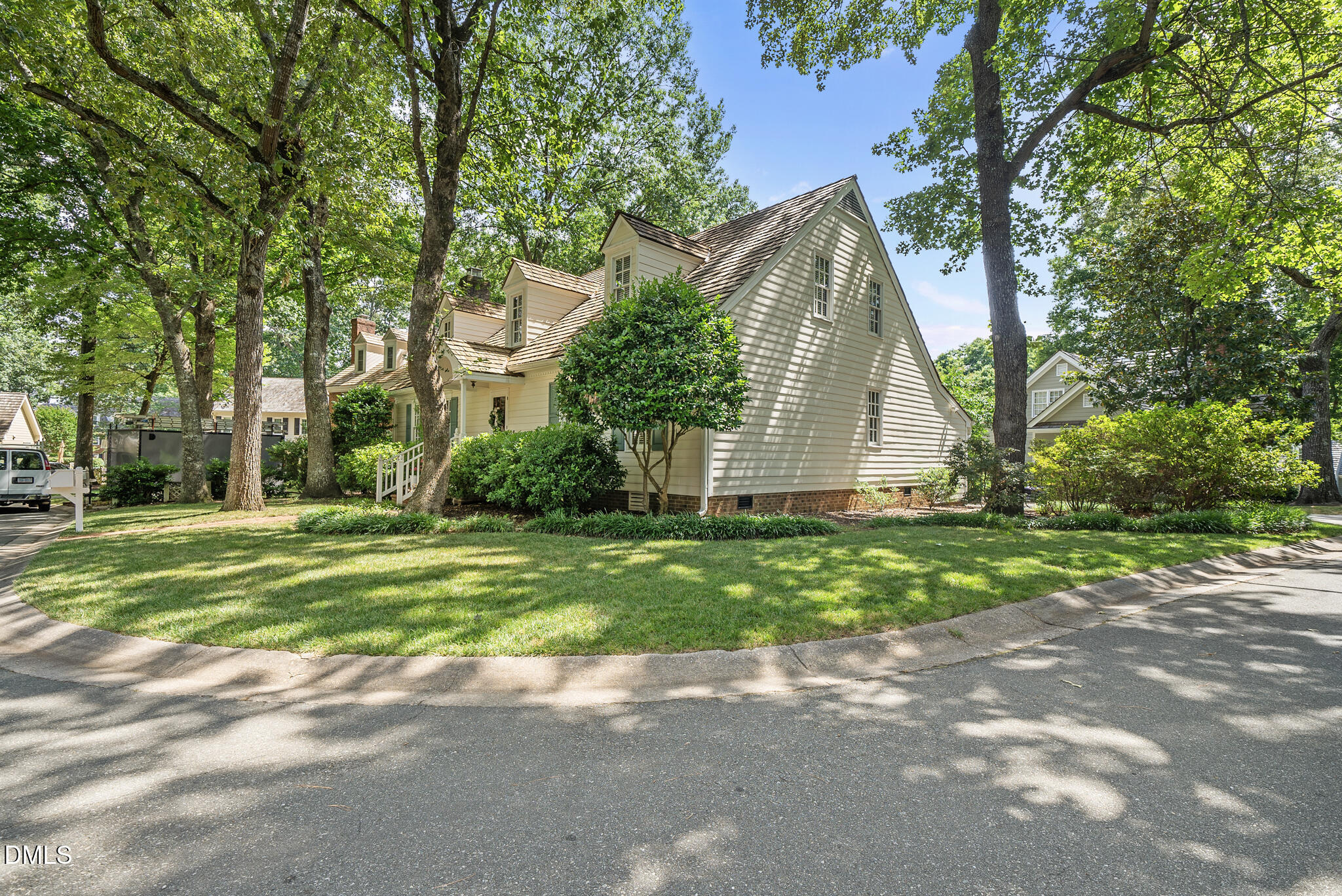 2217 Middlefield Court