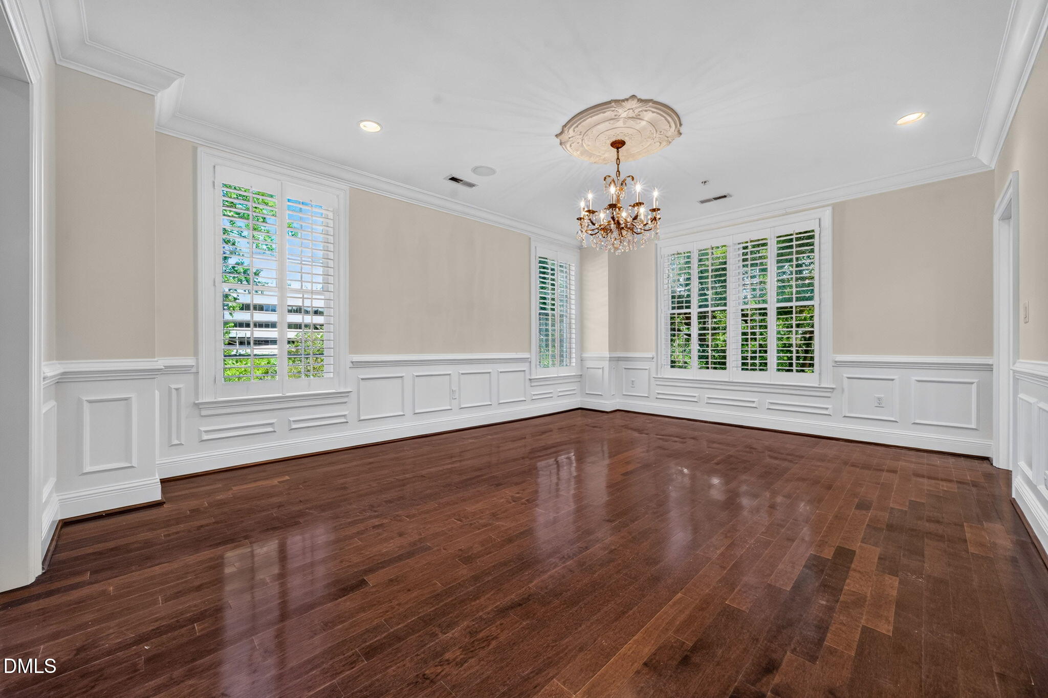 2801 Glenwood Gardens Lane